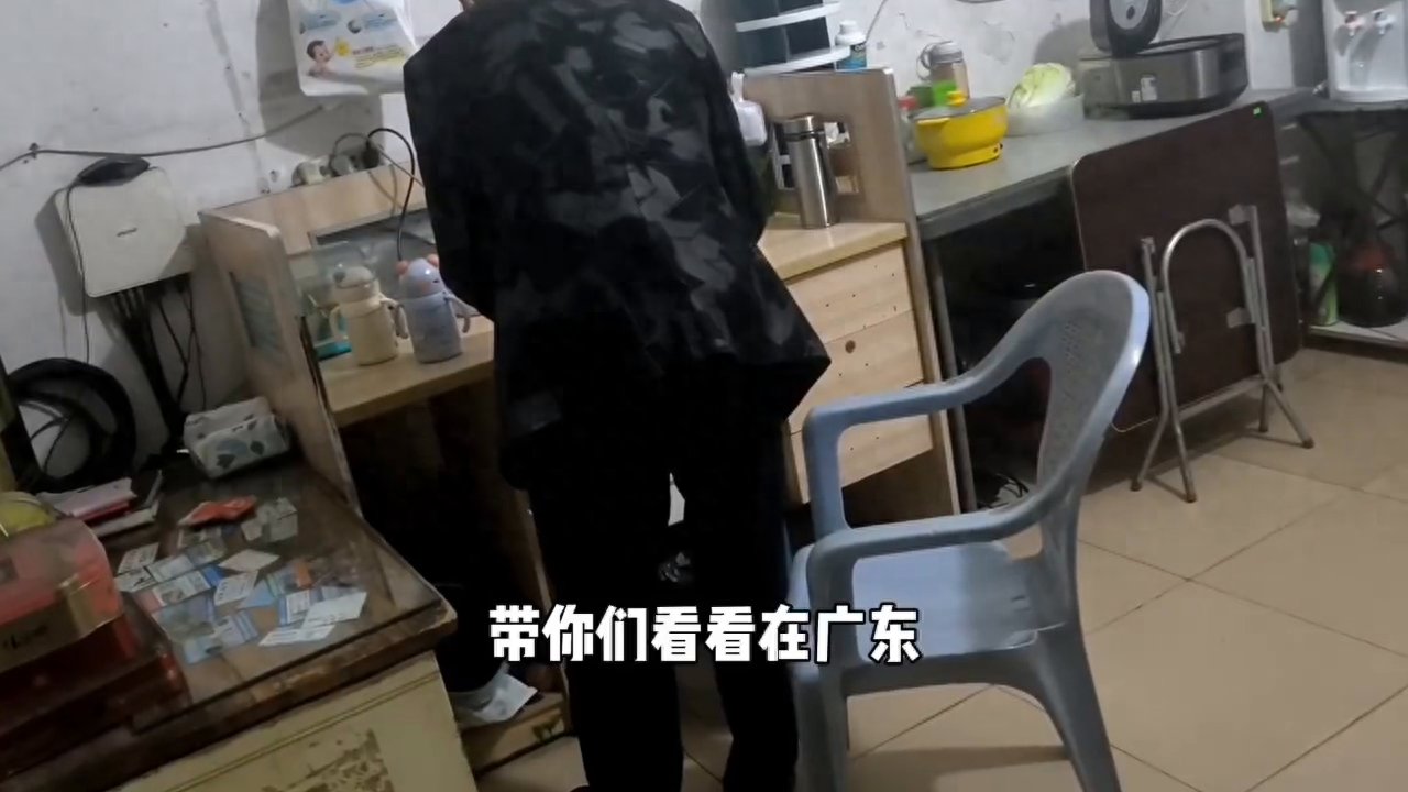 住30元豪华大酒店，有空调热水器和大阳台，干净又卫生#...