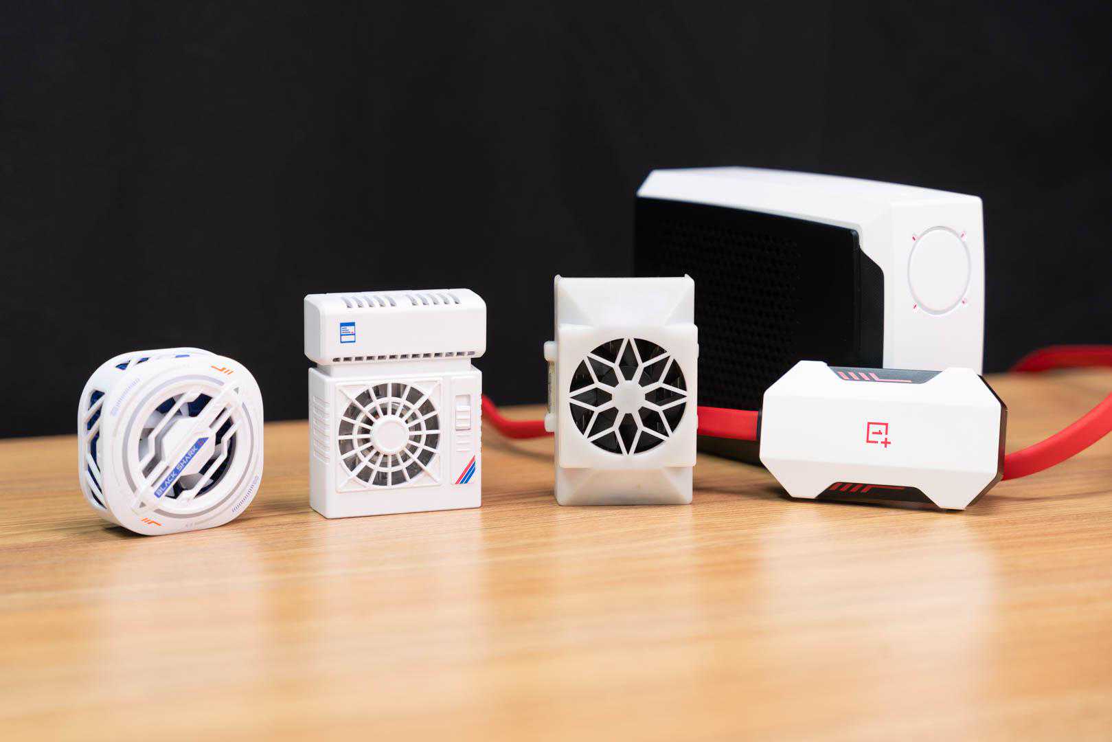 2023手机散热器横评：50元的背夹，居然能把手机冻感冒！