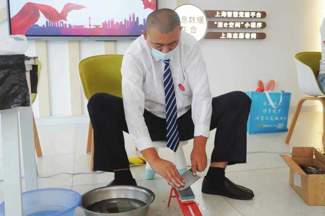 崇明“的哥”，把温暖传递给更多人