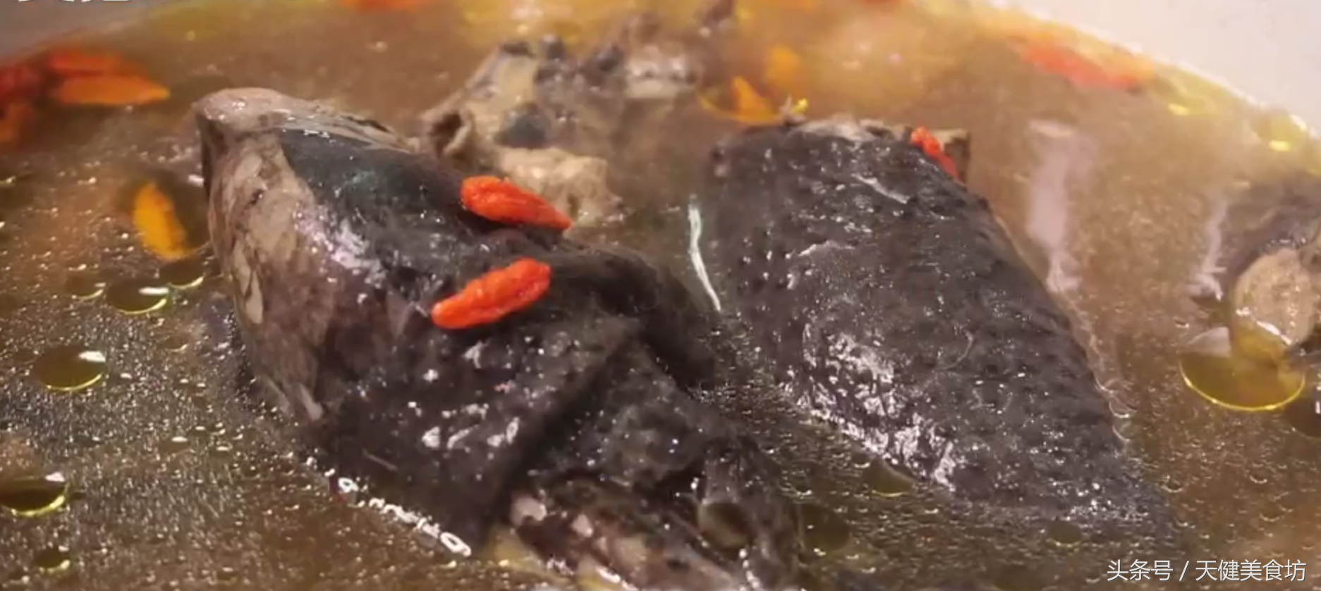 爱喝汤的一定要收藏,教你做道营养丰富的乌鸡汤,喝完暖心又暖胃