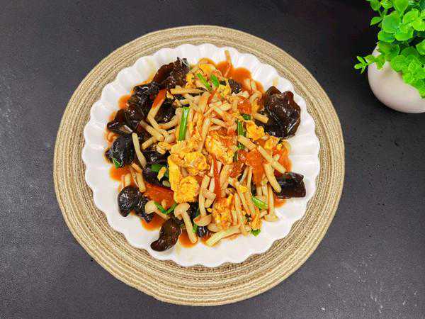 有爱暖心冬日必备养生菜素炒海鲜菇